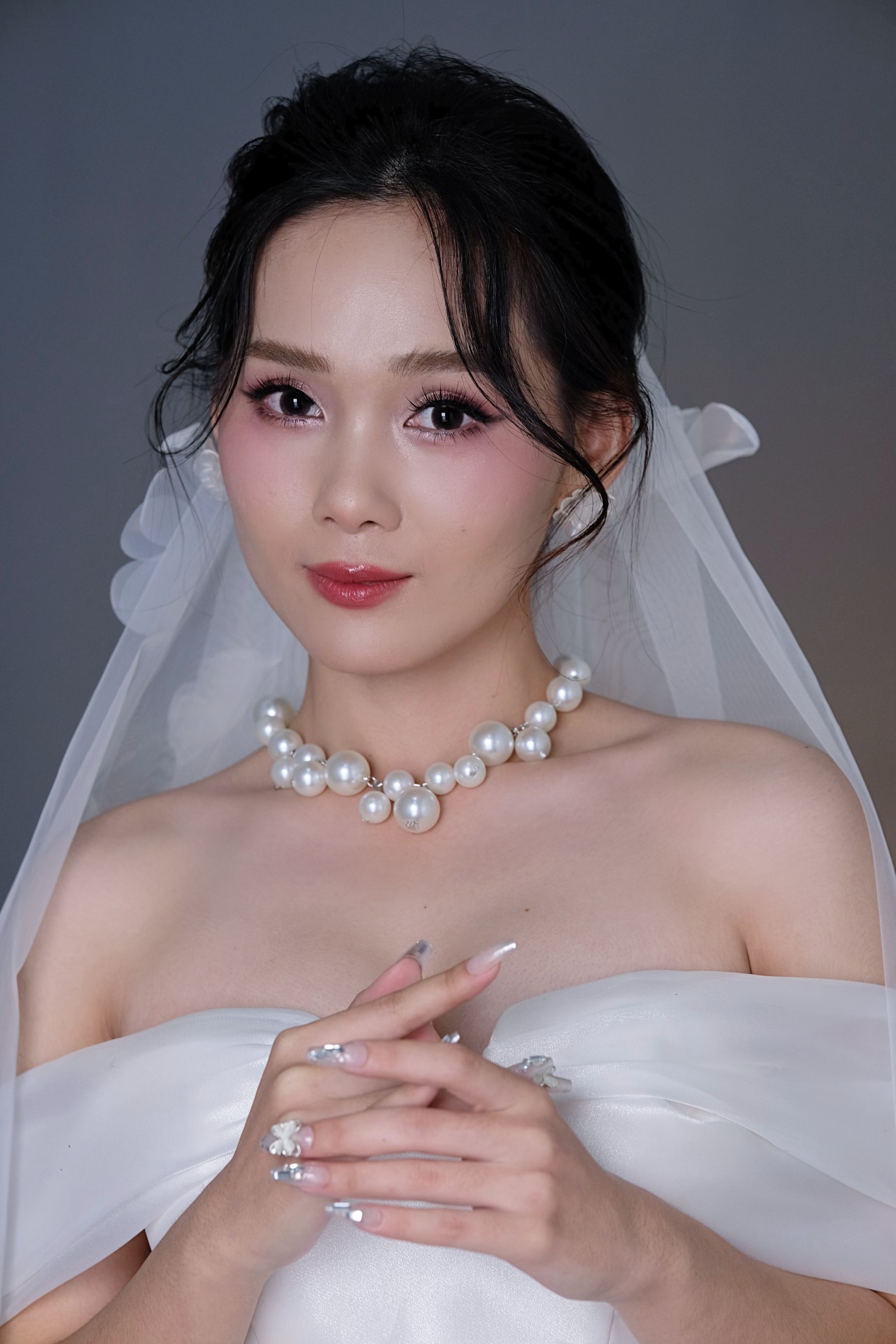 Cô dâu dạ tiệc