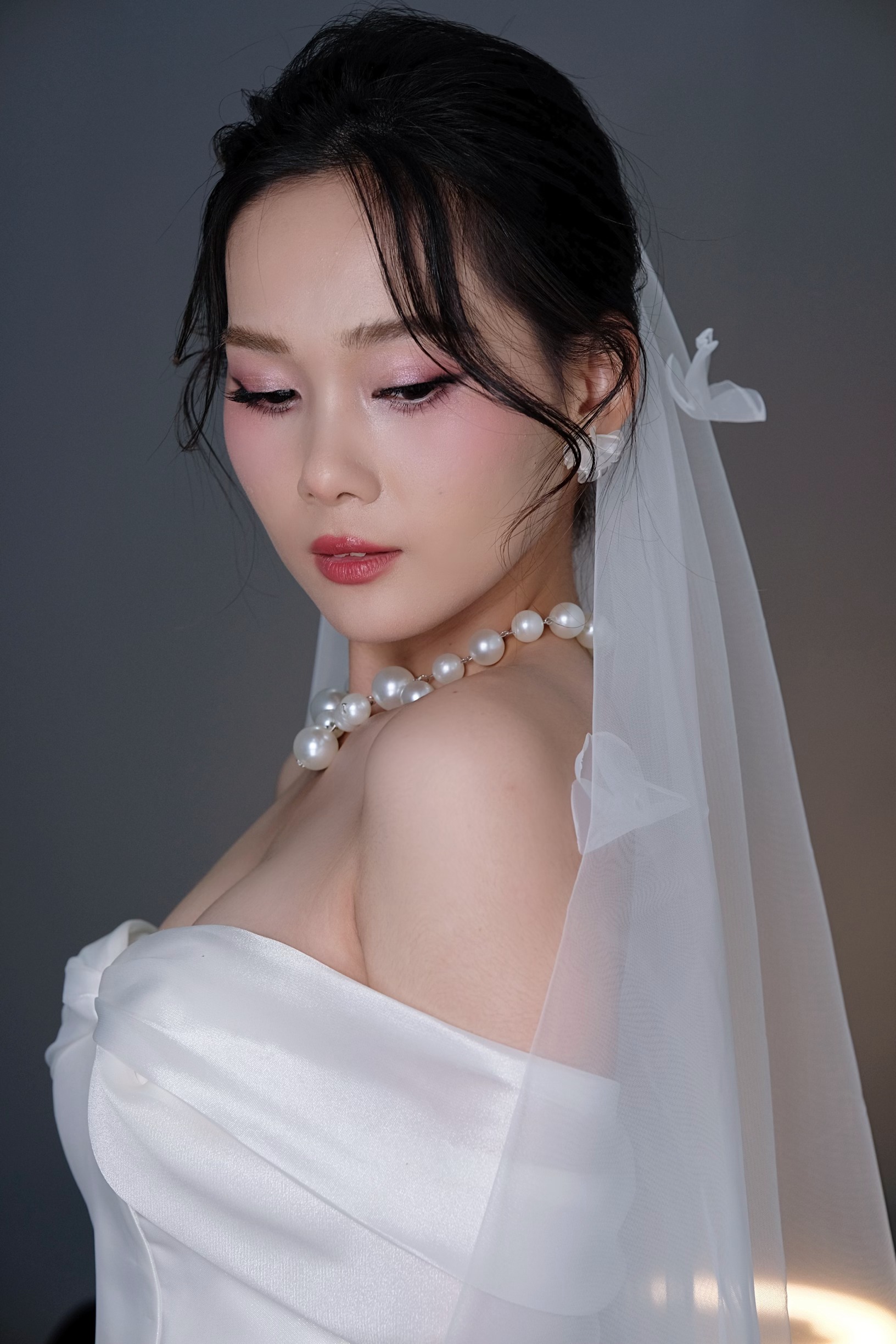 Cô dâu dạ tiệc