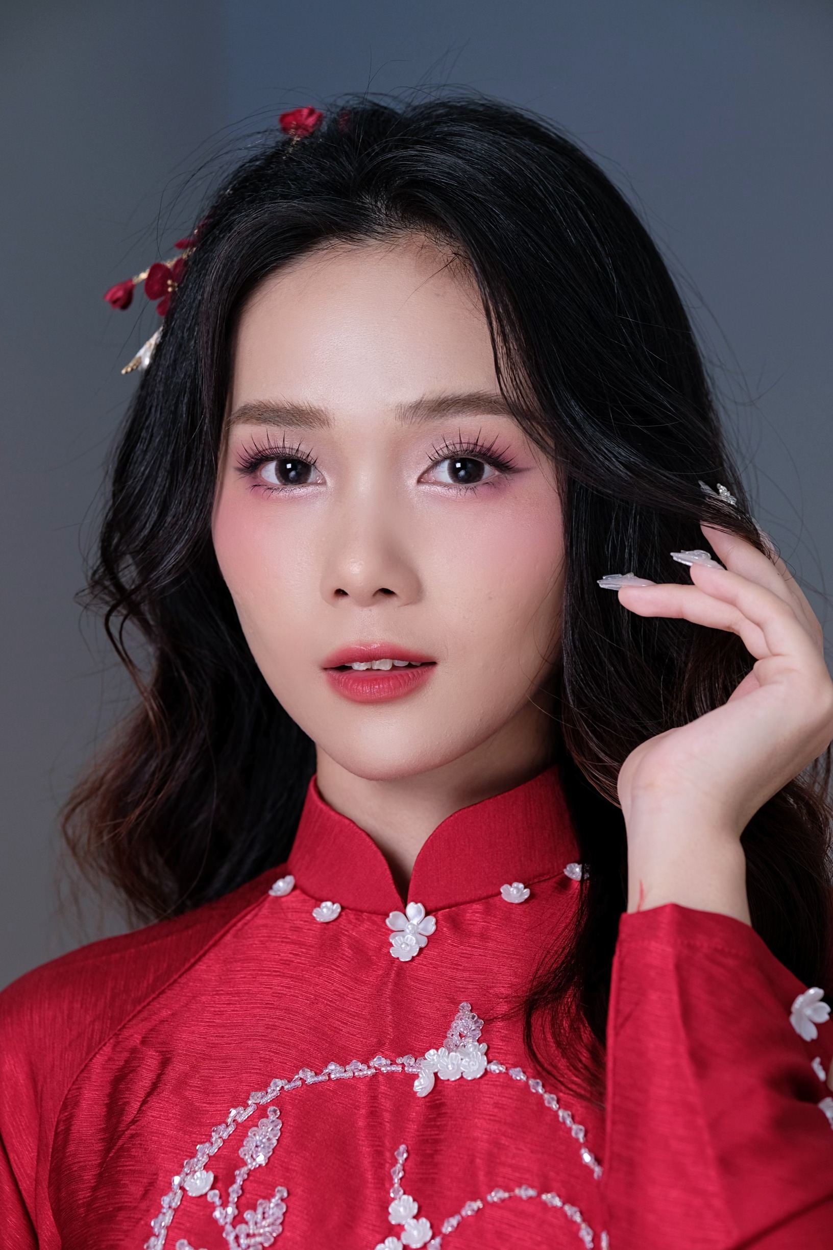 Cô dâu việt nam (áo dài đỏ 3)